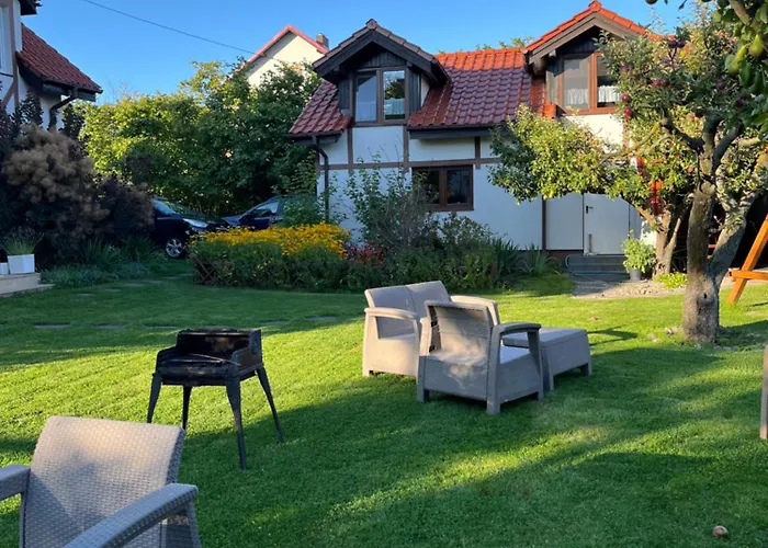 Orzechowka- Dla Rodzin Z Dziecmi 库瑞尼卡慕斯卡